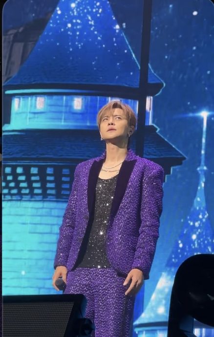 大S猝逝|罗志祥忍泪唱《爱转角》 悼念大S全场动容