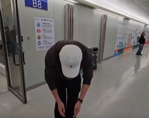 大S猝逝｜小S女儿提早返台全程低头 汪小菲泪眼求多说大S好话