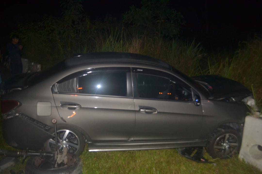 失控闯反方向车道引发4连撞·21岁女子伤重身亡