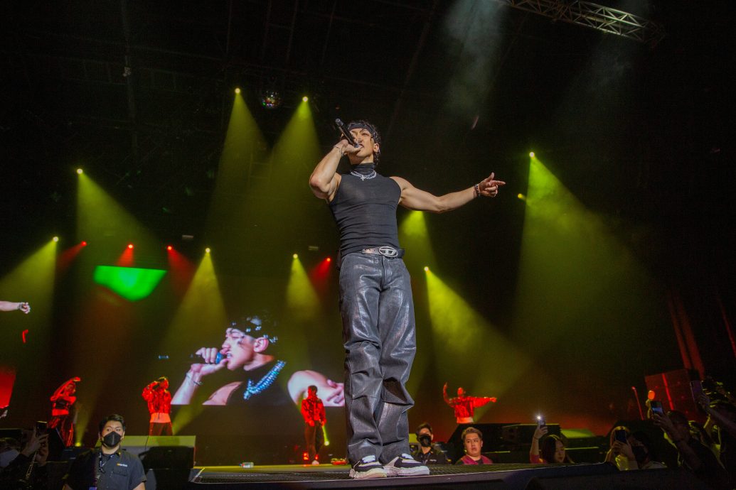 嫌粉丝应援不够给力 Rain“威胁”结束演出