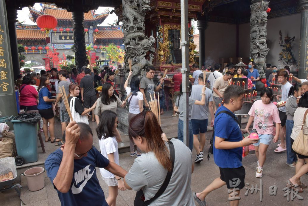 封面/大都会/巴生观音亭开金库好热闹/15图