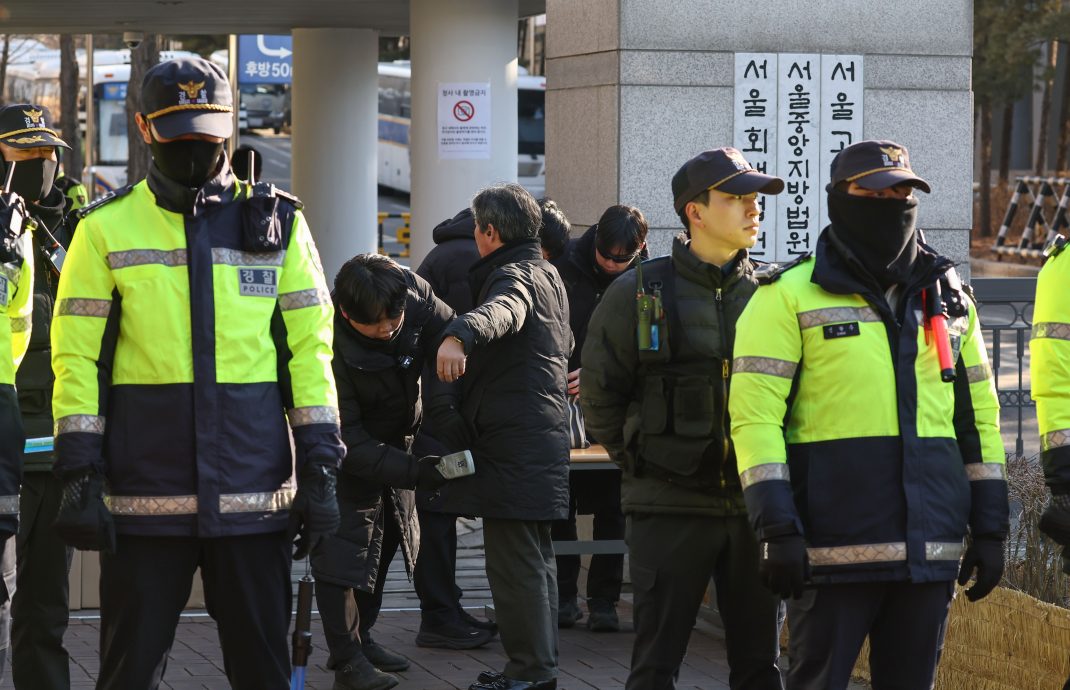 尹锡悦成韩国首位接受刑事审判的在任总统