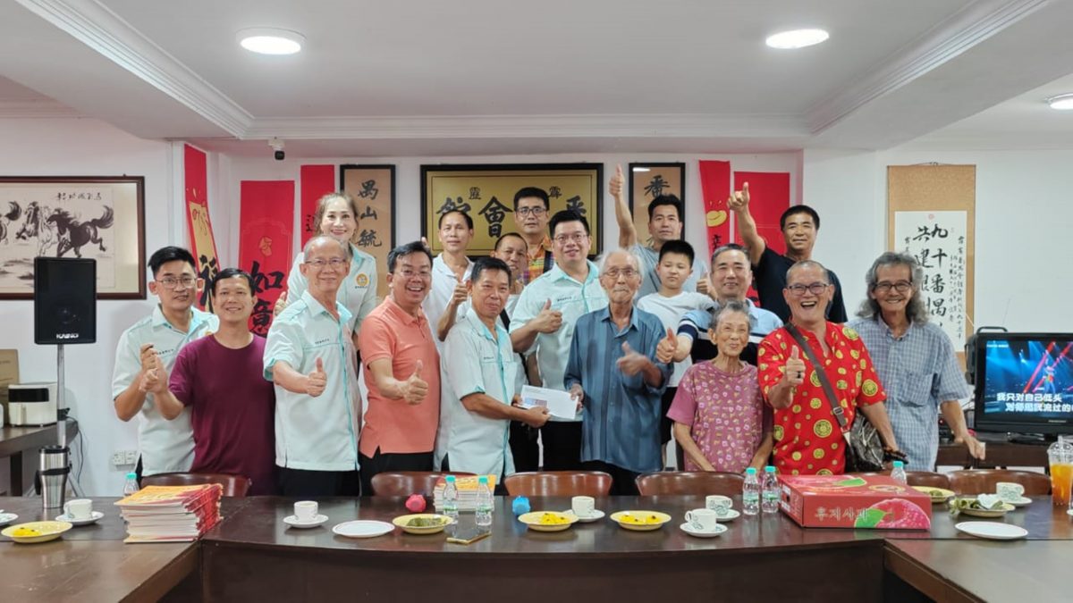 已故刘维翰的番禺籍亲属拜访霹雳番禺会馆