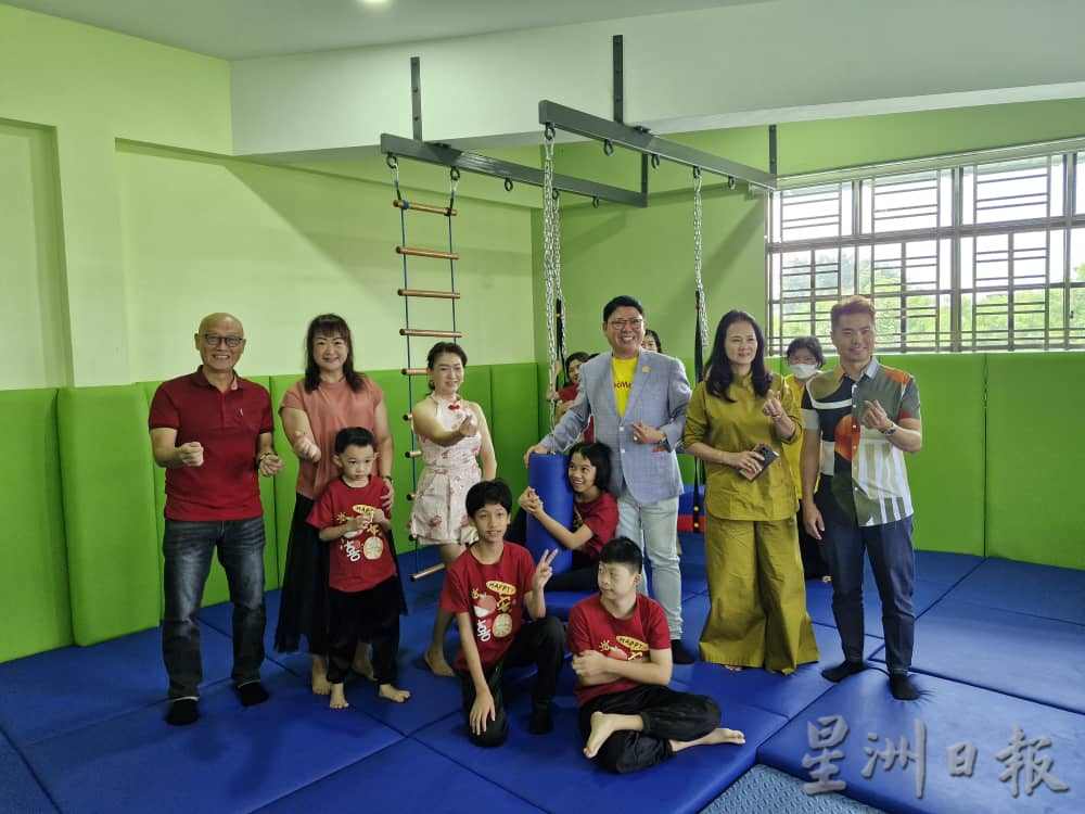 已签发 柔:关爱特殊教育中心感统教室 助30学员炼肢体协调能力