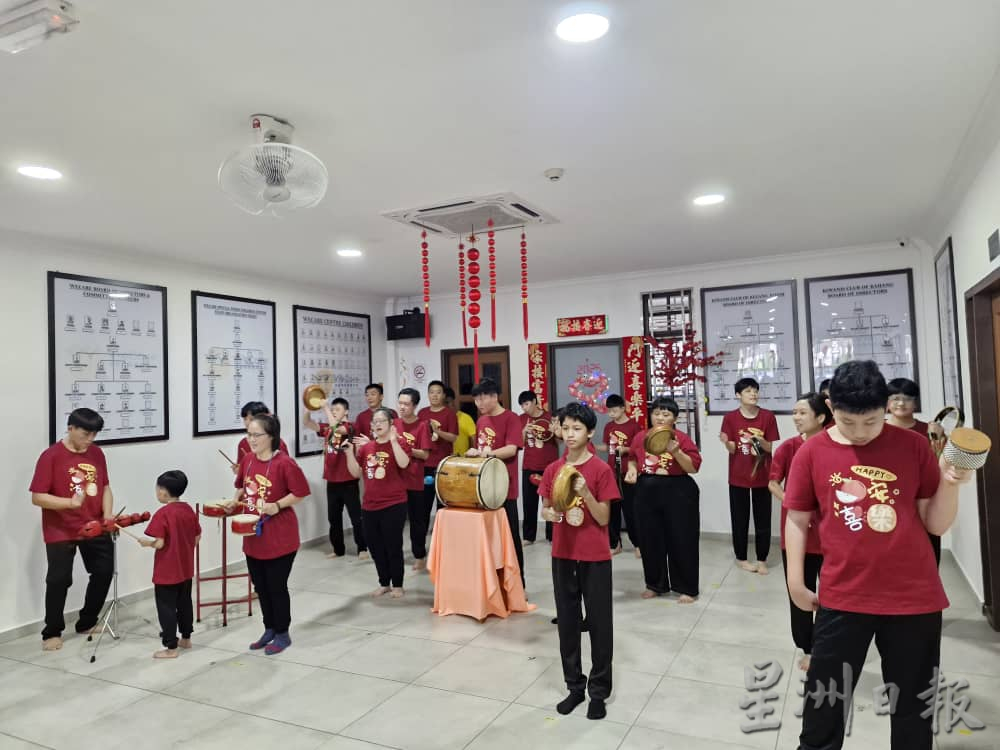 已签发 柔:关爱特殊教育中心感统教室 助30学员炼肢体协调能力