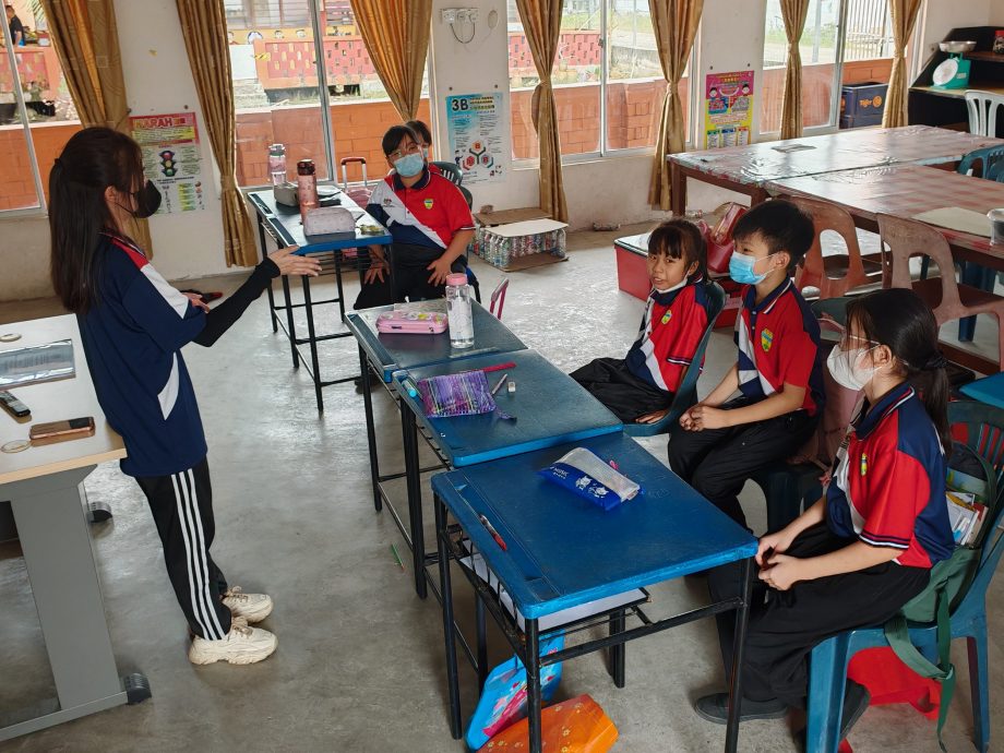 *已签发* 柔:封面:生源流失与环境挑战双重考验 亚音港中华学校学生数降至20人创新低