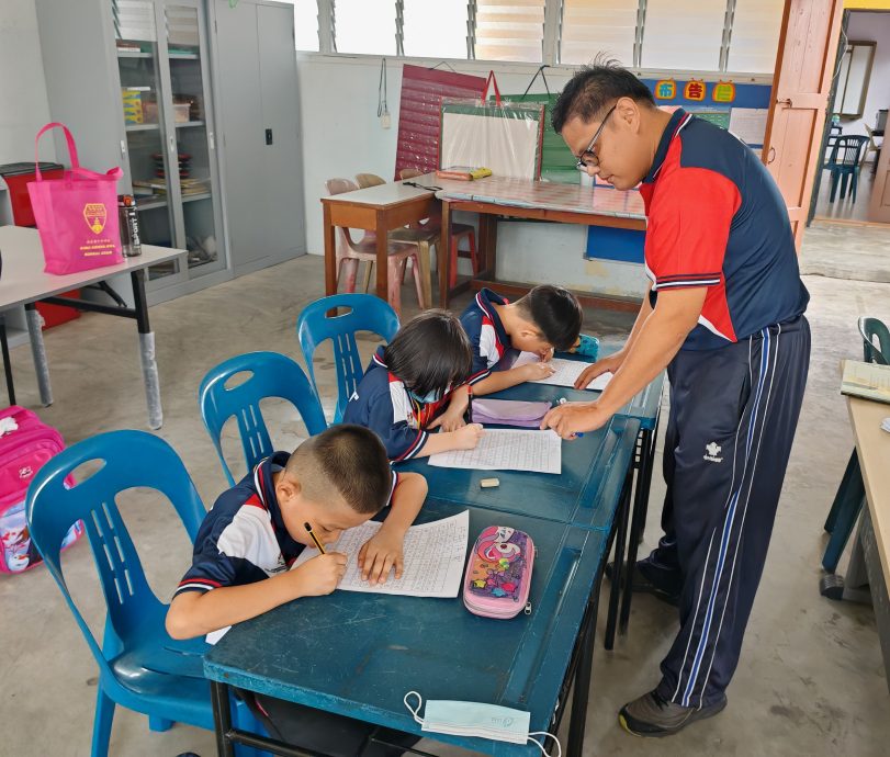 *已签发* 柔:封面:生源流失与环境挑战双重考验 亚音港中华学校学生数降至20人创新低
