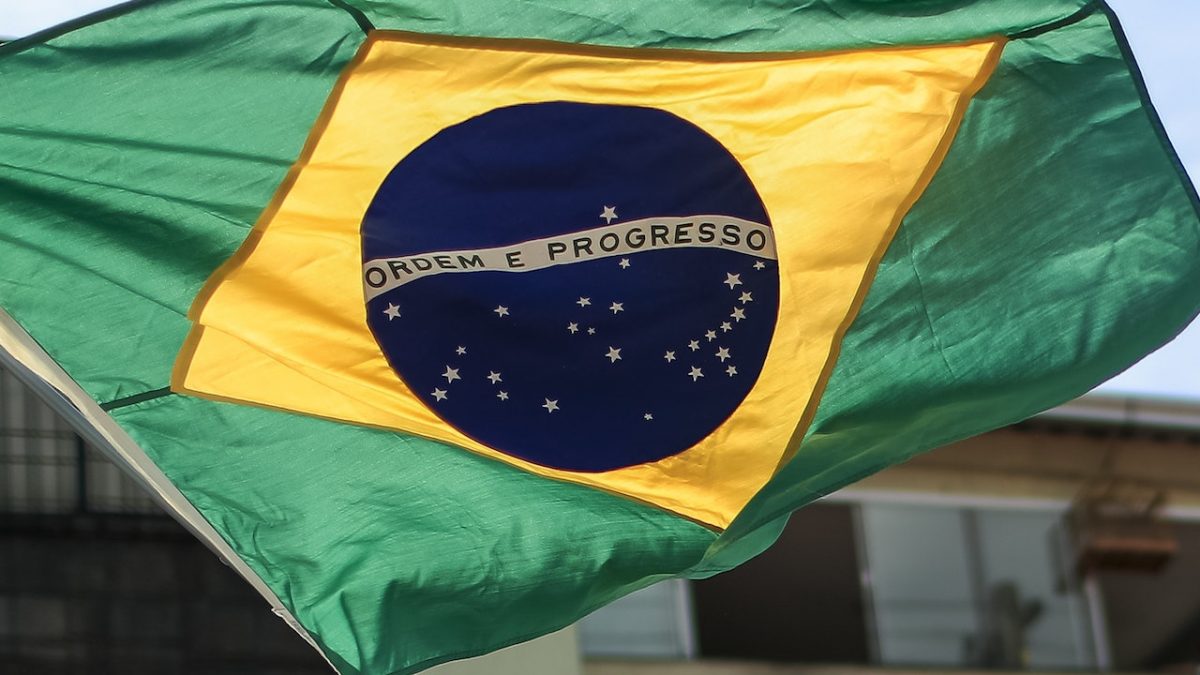 巴西不会建立金砖国家货币 特朗普警告:如果玩弄美元当心100_关税