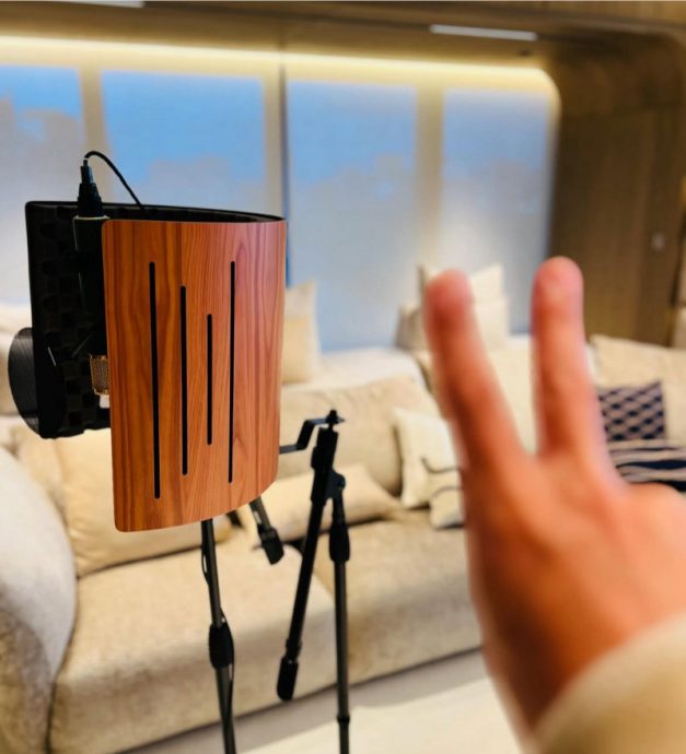 庆IG破千万追踪 周杰伦预告暑假出专辑