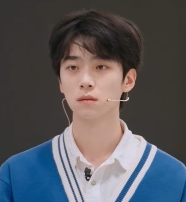 张嘉元演技差用“爱豆”开脱 惹怒章子怡开骂：别做人设！