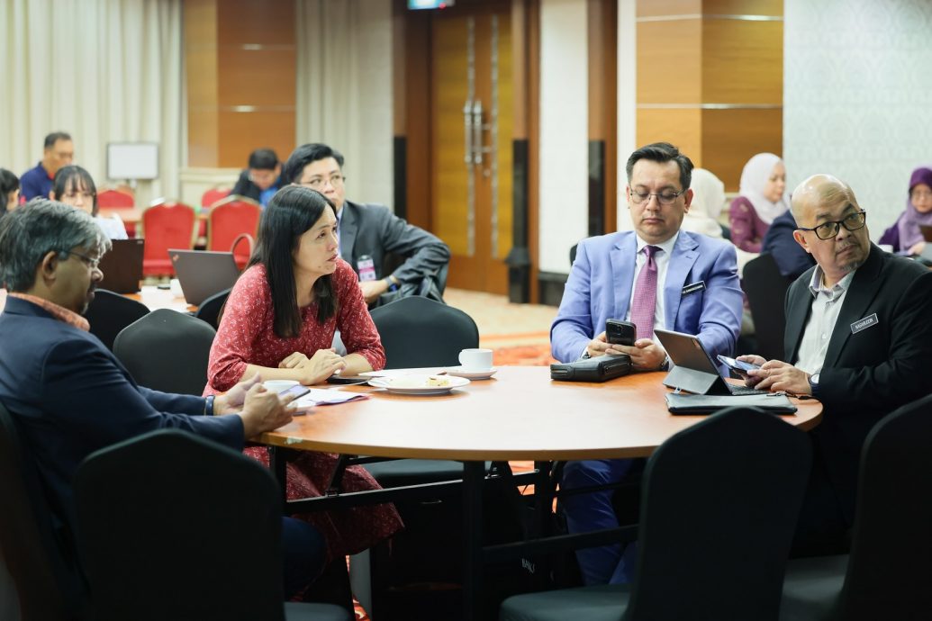 张念群:媒体理事会法案及马新社法令修正案预计明年2月26日在国会提呈二读及三读/亿佩处理