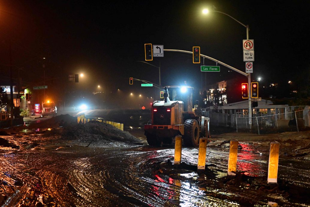 才刚摆脱野火!洛杉矶暴雨淹路“恐爆土石流” 逾百家庭紧急疏散