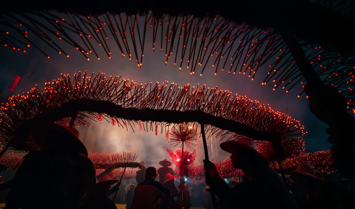 拚图)“香火龙”：福建屏南乡村特色民俗