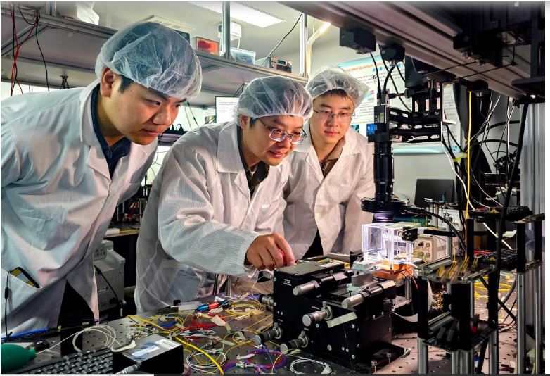 拼盘 “集成光量子晶片”新突破 首实现“连续变量”量子纠缠
