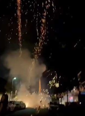 放烟花庆天公诞出意外 1人胸口被击中3车炸损