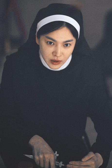 新戏突破尺度演修女 宋慧乔抽烟长达半年