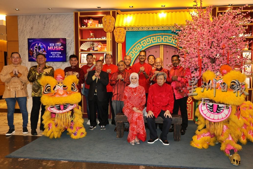 星洲赠送封面特别版报 感激雪州苏丹力挺多元