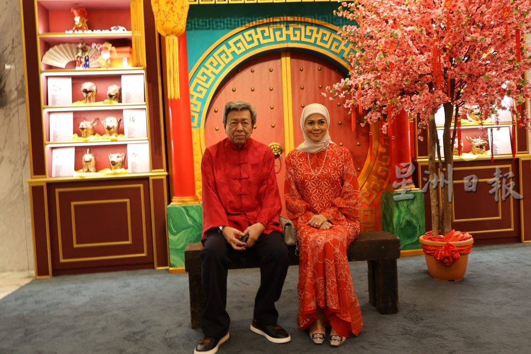 星洲赠送封面特别版报 感激雪州苏丹力挺多元