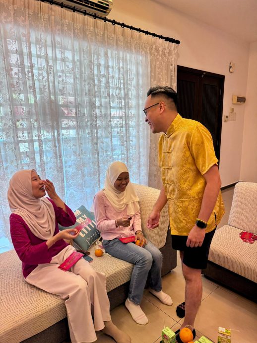 异族联姻数十年  第二三代维持华裔拜年习俗