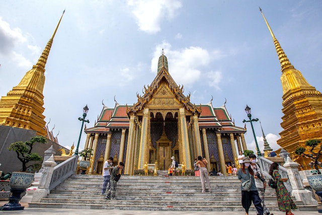 曼谷被海水淹没 建议迁都呵叻府 泰国下议院委员会反对