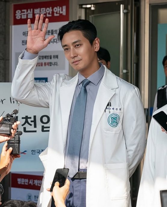 朱智勋演活天才外科医生 《外伤重症中心》火爆续集在望