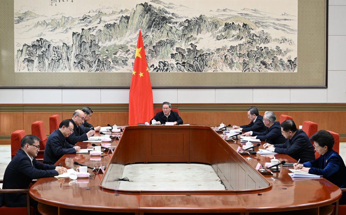 李强称要大力促进科技消费 释放人工智能终端产品等消费潜力