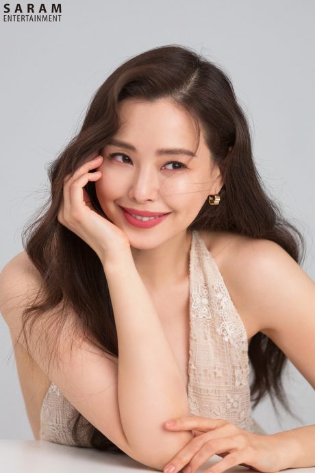 李荷妮澄清非恶意逃税 补缴金额破纪录