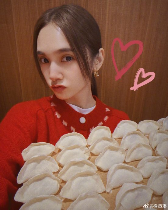 杨丞琳晒年夜饭　被嘲吃得寒酸