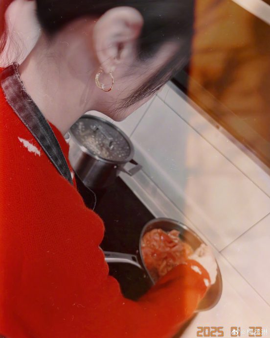 杨丞琳晒年夜饭　被嘲吃得寒酸