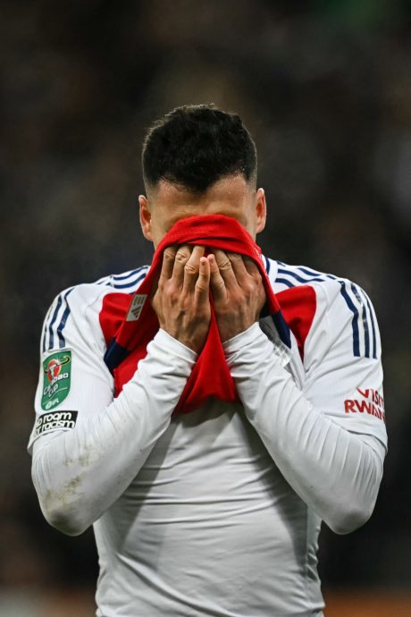 枪手遭喜鹊4球淘汰出局  阿尔特塔下课危机升级  ​