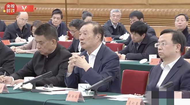 民营企业的春天来了！座谈会上发言的是宇树科技的90后王兴兴