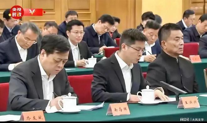 民营企业的春天来了！座谈会上发言的是宇树科技的90后王兴兴