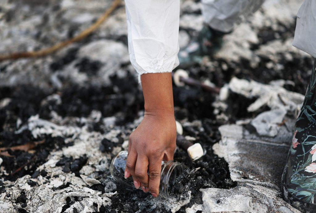 洛杉矶野火灾难逾3周 消防员已完全控制火势