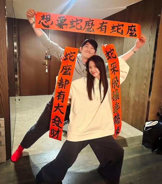 澄清没有秘婚吴慷仁 邵雨薇笑曝连妈都相信