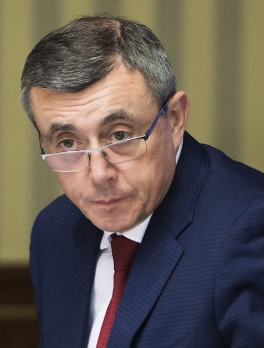 看世界 ) 中国货船搁浅库页岛 俄罗斯启紧急状态