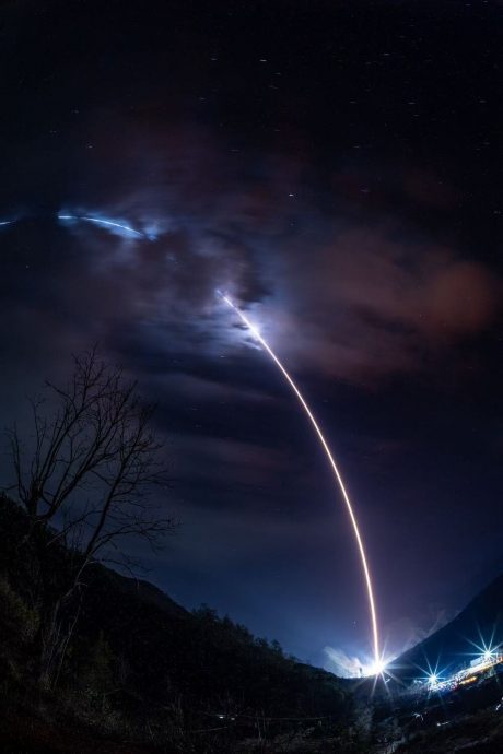 看世界)中国发射中星10R卫星  服务一带一路国家