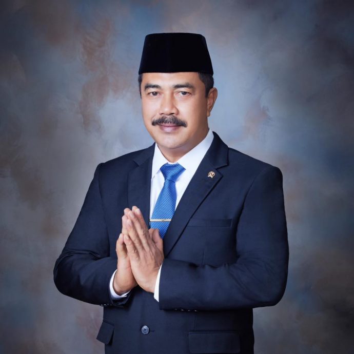 涉向中国游客索贿 印尼开出30名官员 退还逾8千