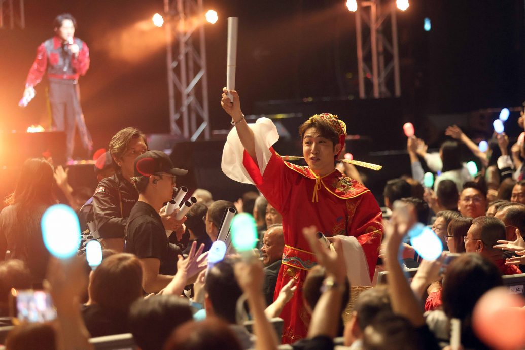 福禄寿重返云顶“扮嘢” 王祖蓝自嘲身高不如女儿