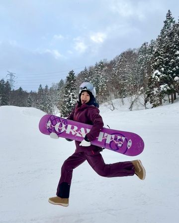 离婚后首个情人节飞日本滑雪 杨千霈谢家人成全