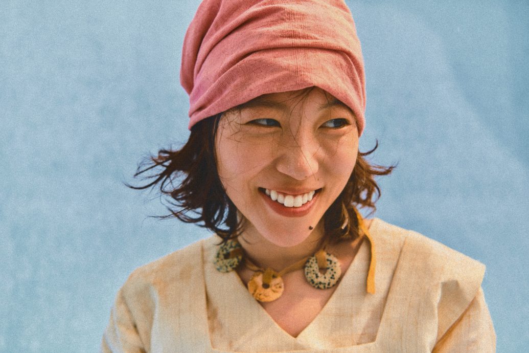 窦靖童状况外巡唱 大马站425定档