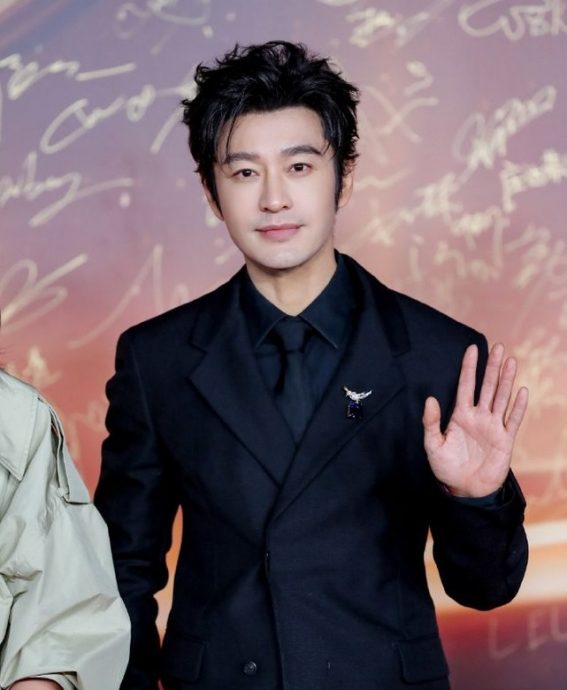 紧急“缺席”活动亏千万 黄晓明全程陪产遭质疑