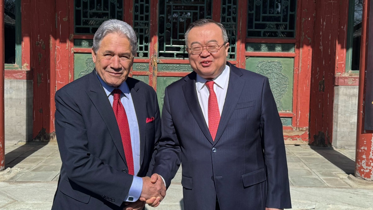 纽西兰外长彼得斯访中国晤刘建超　讨论双边关系与全球挑战