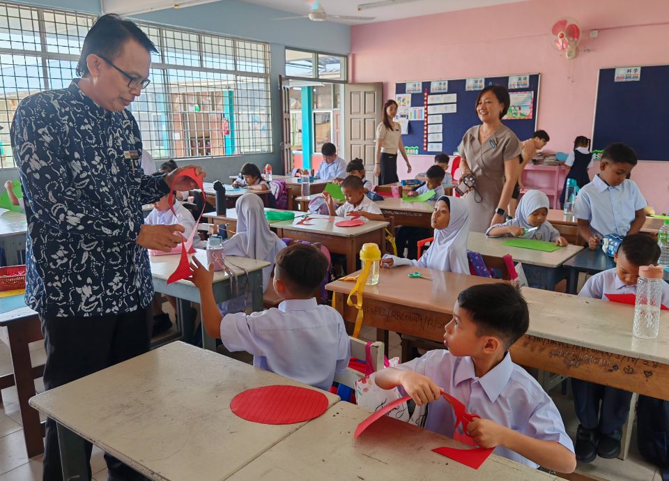 罗斯阿扎：玻华小友族生渐增是特殊趋势，多元种族同一校园从小培养团结和谐共处最佳平台