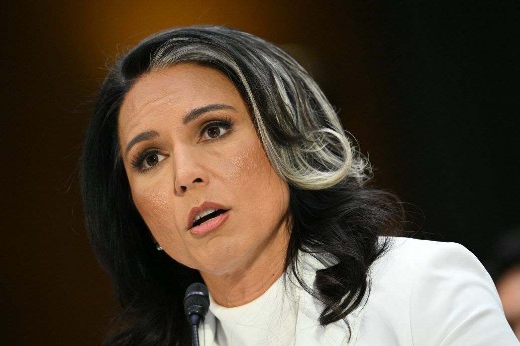 美情报局百名员工大聊腥膻色 总监加巴德怒铡