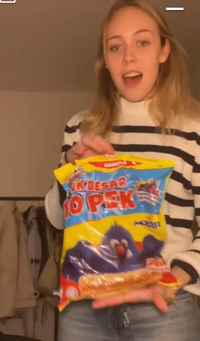 英国女子狂大马28公斤零食回国