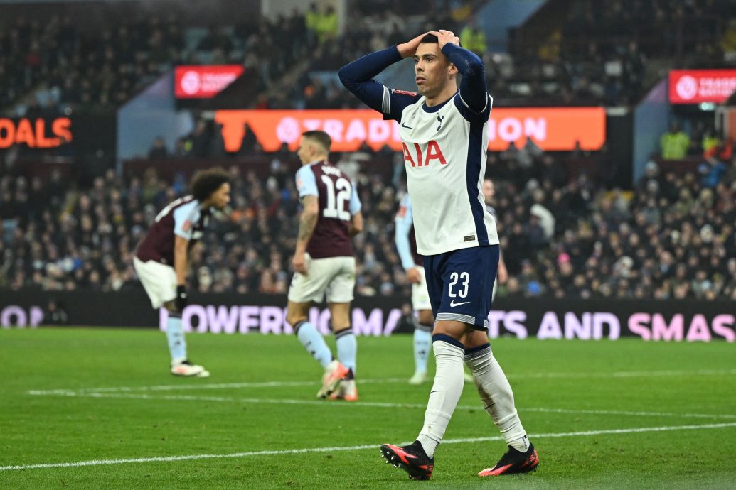 英足总杯|32强意外遭英冠垫底队淘汰 红军4冠王希望破灭