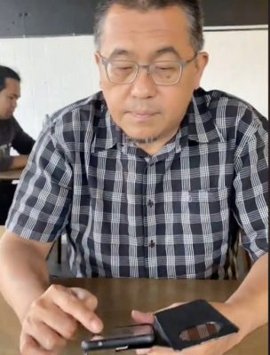 视频|家公常邀作伴找吃 女子感动：“他把我当女儿”