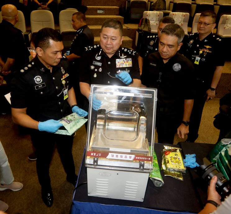 警捣毒品集团毒仓 捕3华男缉获逾2000万毒品