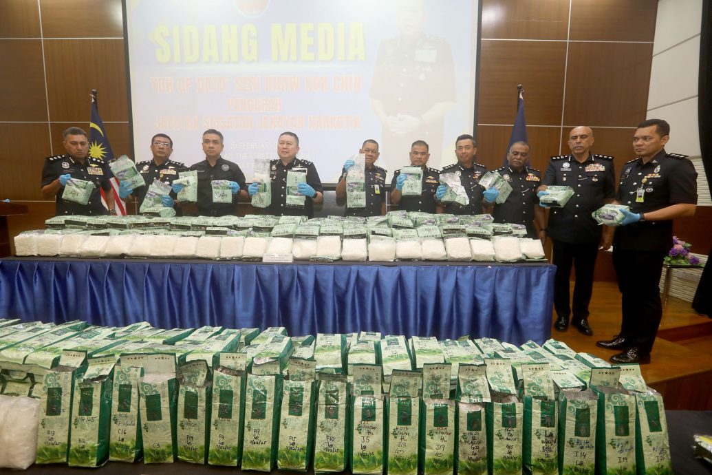 警捣毒品集团毒仓 捕3华男缉获逾2000万毒品