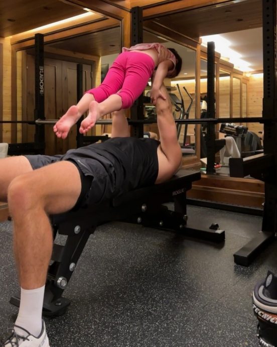  谢婷婷无预警认爱 女儿生父身分藏得严实